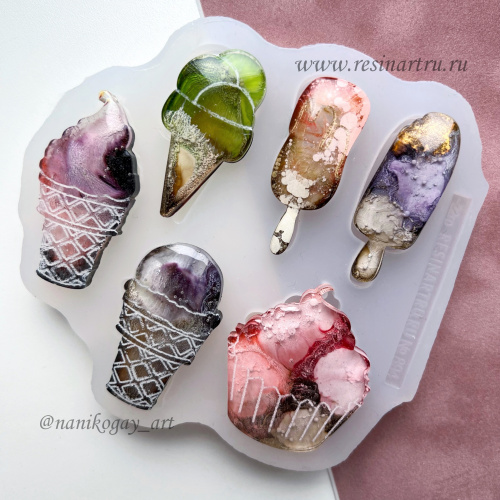 894